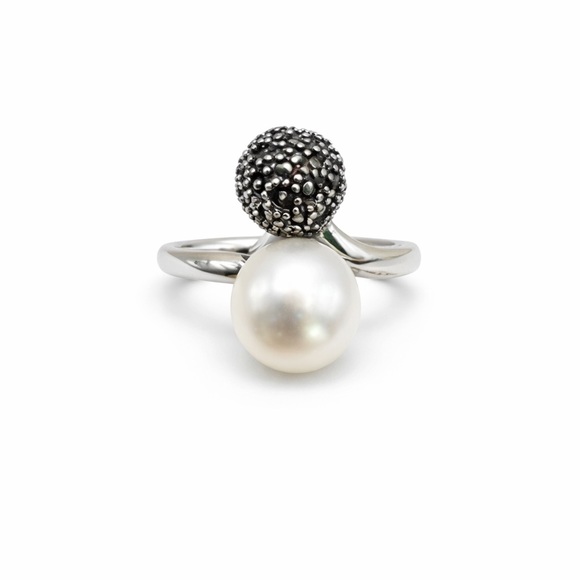 Venus and Vulcan Jewelry - S925 Freshwater Pearl and Marcasite Ring
